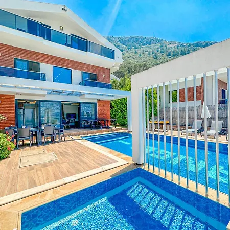 Alya, Spacious 4 Bed With Private Pool Fethiye