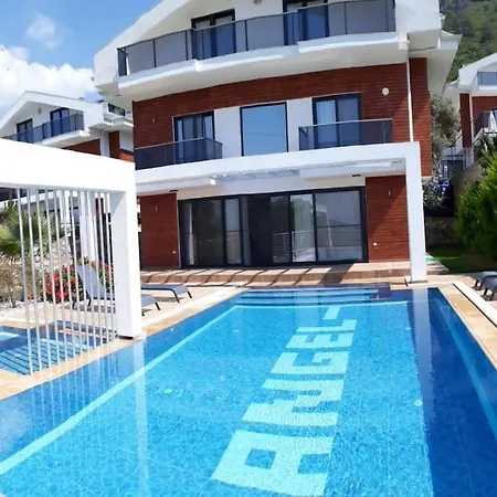 Alya, Spacious 4 Bed With Private Pool *