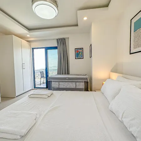 Villa Alya, Spacious 4 Bed With Private Pool *