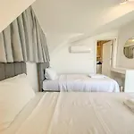 Βίλα Alya, Spacious 4 Bed With Private Pool *