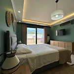 Βίλα Alya, Spacious 4 Bed With Private Pool