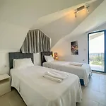 Alya, Spacious 4 Bed With Private Pool Φετιγιέ