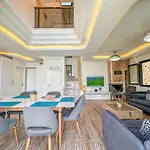Alya, Spacious 4 Bed With Private Pool Βίλα