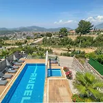 Alya, Spacious 4 Bed With Private Pool Βίλα
