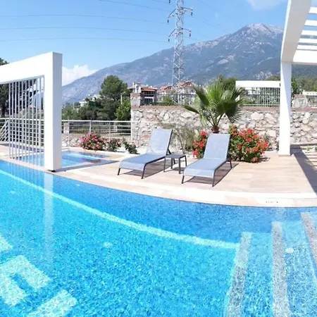 Alya, Spacious 4 Bed With Private Pool Vilă *
