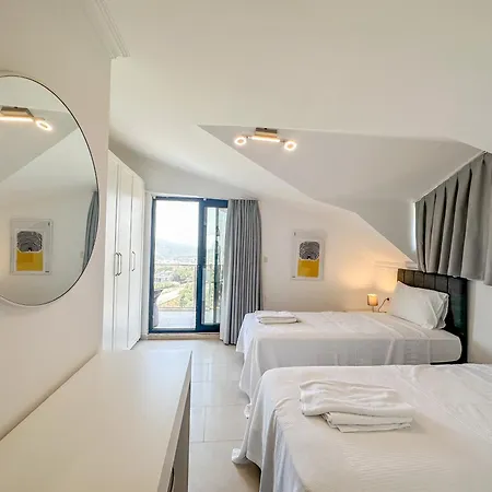 Vilă Alya, Spacious 4 Bed With Private Pool *