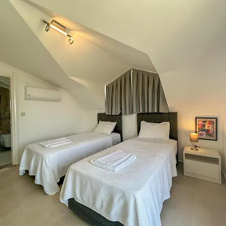 וילה Alya, Spacious 4 Bed With Private Pool *