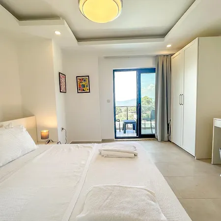 Alya, Spacious 4 Bed With Private Pool Fethiye
