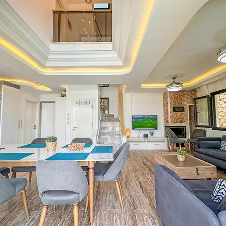 Alya, Spacious 4 Bed With Private Pool וילה