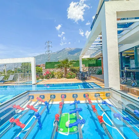 Vilă Alya, Spacious 4 Bed With Private Pool *