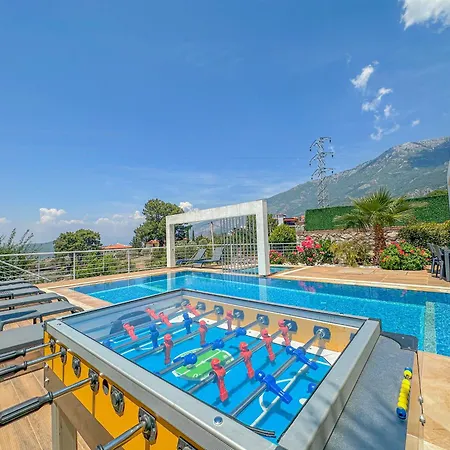 Alya, Spacious 4 Bed With Private Pool