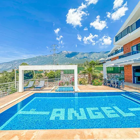 Alya, Spacious 4 Bed With Private Pool Fethiye