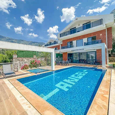 فيلة Alya, Spacious 4 Bed With Private Pool فتحية
